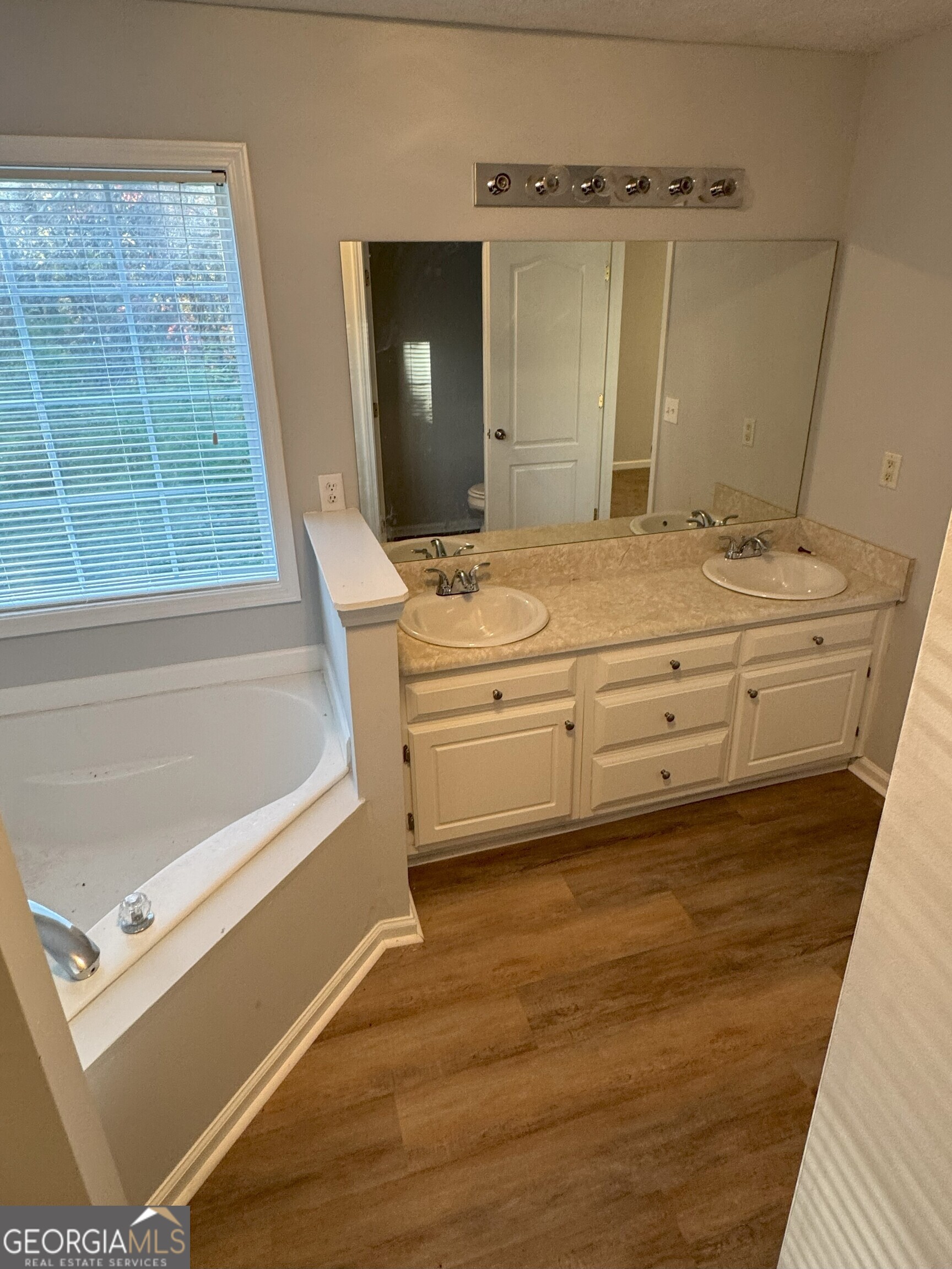 3033 Winding Grove Drive Property Photo 14