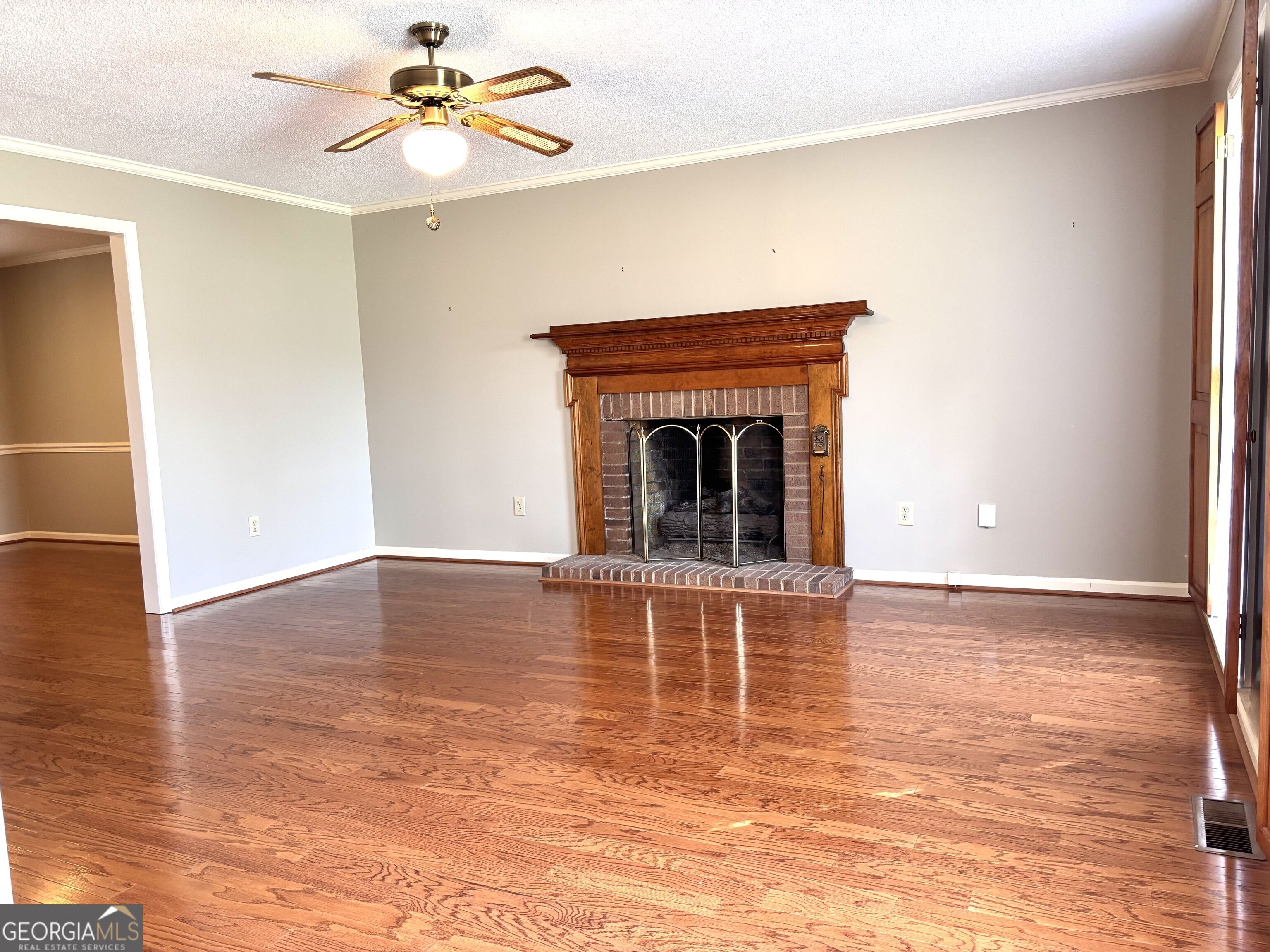 1030 Windridge Drive Property Photo 3