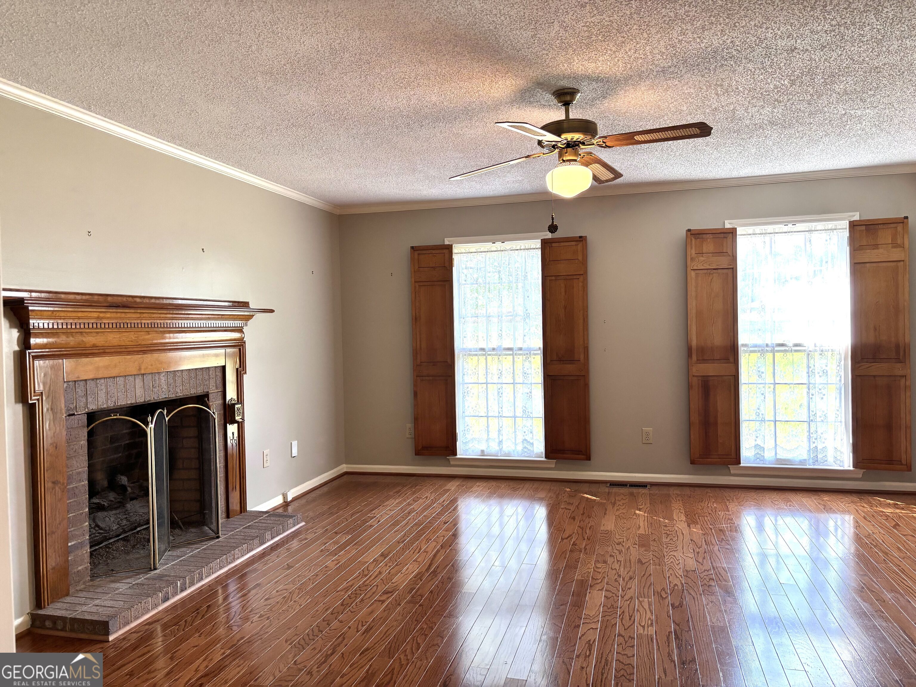 1030 Windridge Drive Property Photo 4