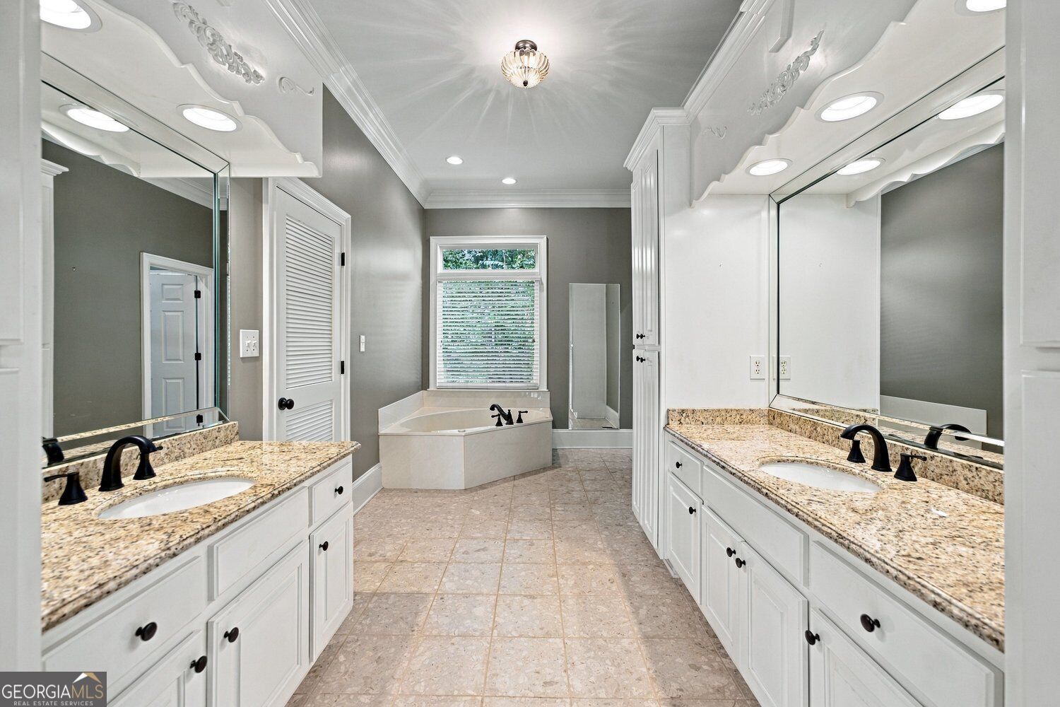 5030 Highland Ridge Run Property Photo 24