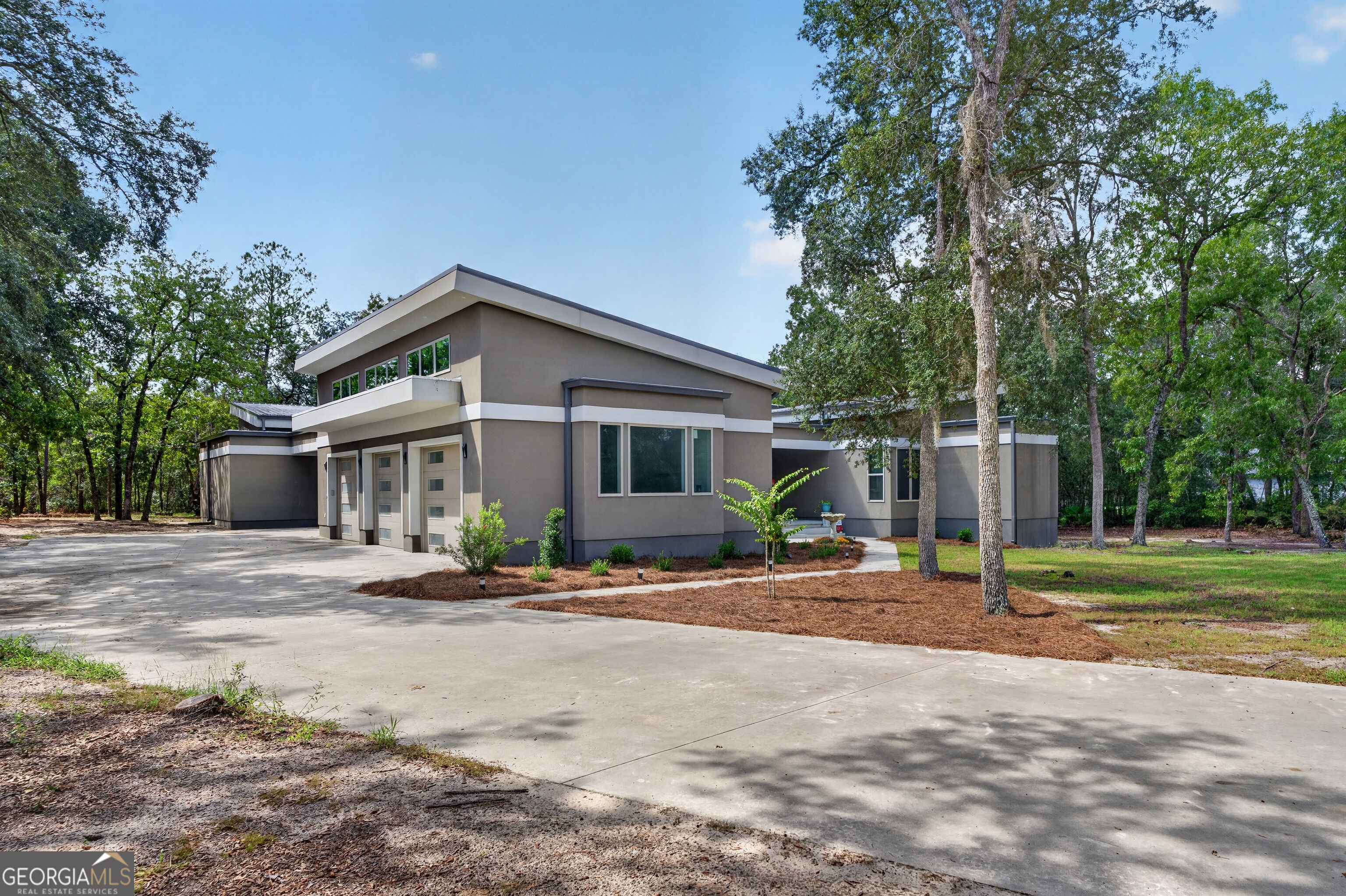 6310 River Chase Drive Property Photo 3