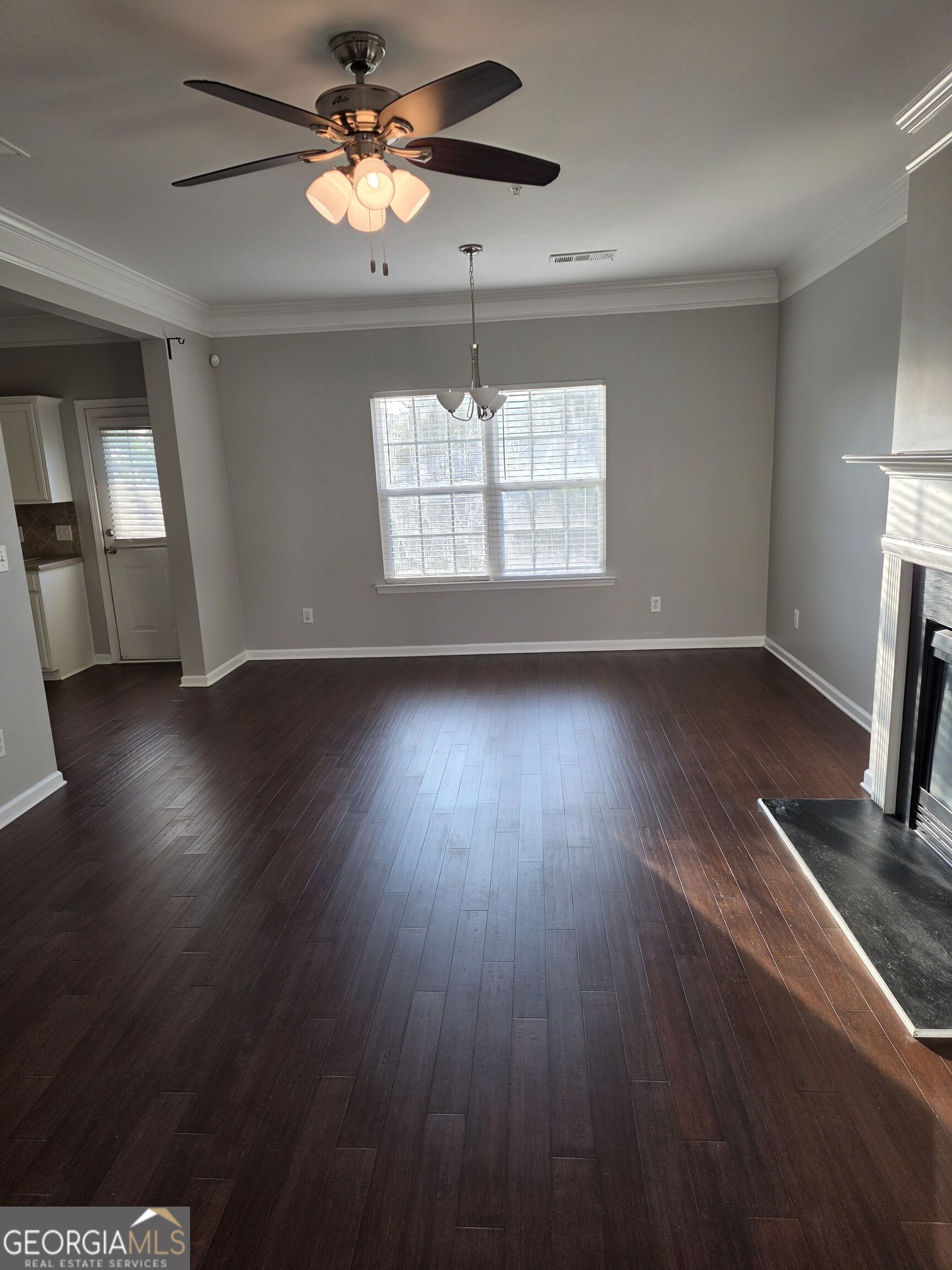 2432 Black Forest Drive Property Photo 4