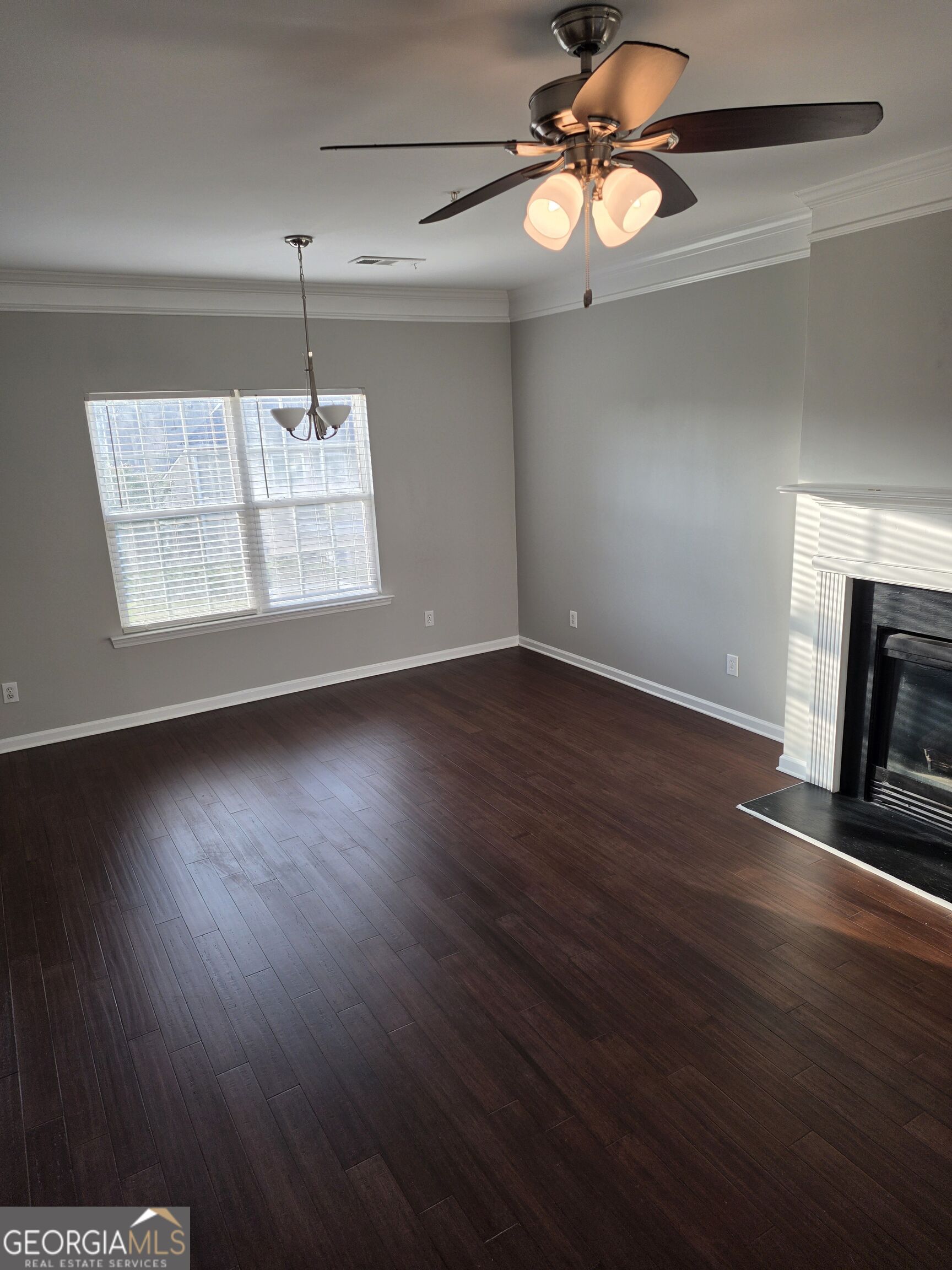 2432 Black Forest Drive Property Photo 5