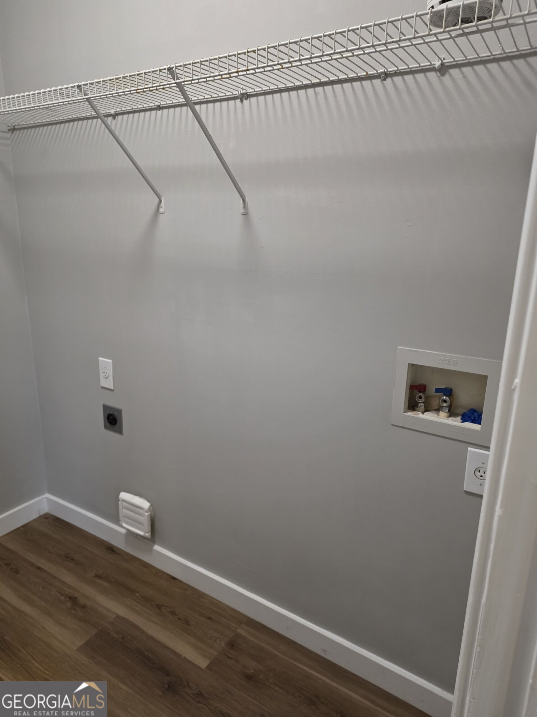 2432 Black Forest Drive Property Photo 14