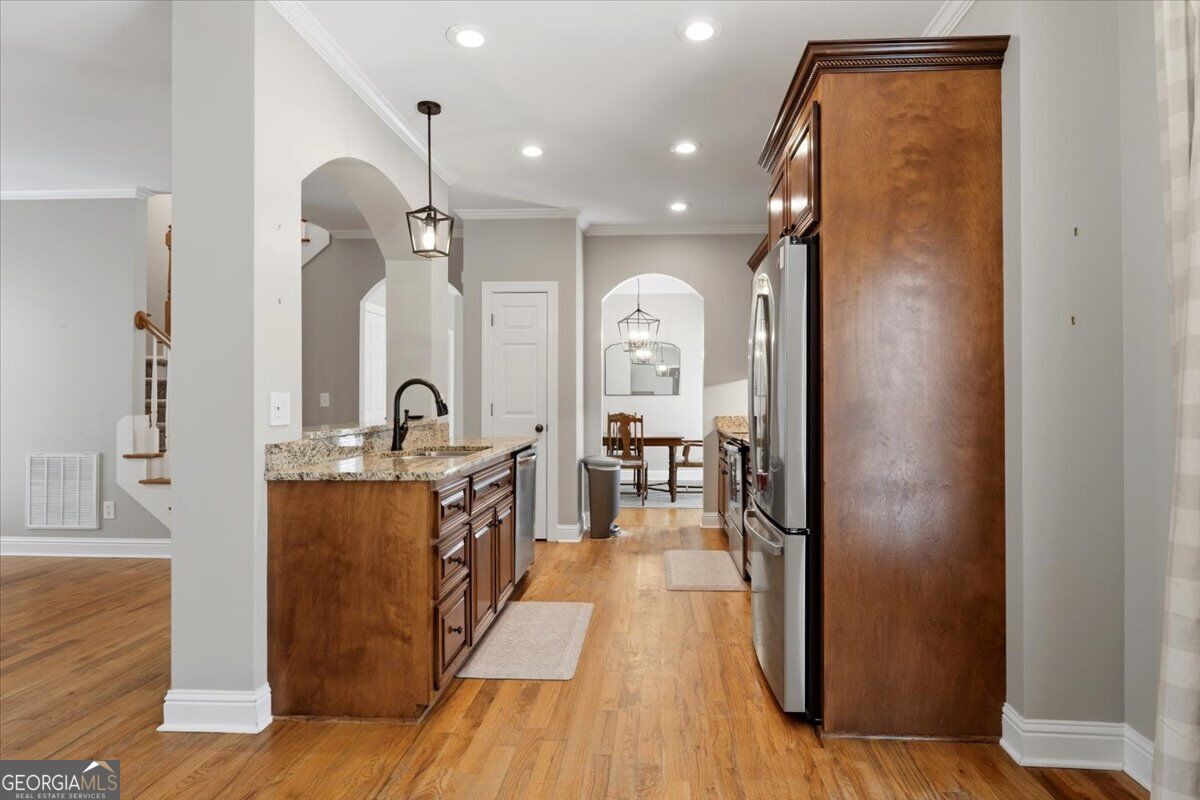 360 Ivystone Drive Property Photo 5
