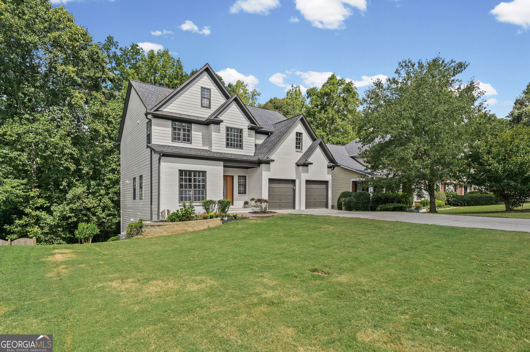 625 Kingsport Drive Property Photo 3