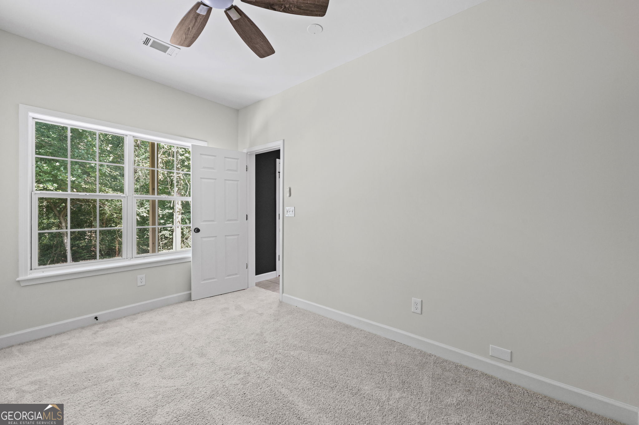 625 Kingsport Drive Property Photo 37