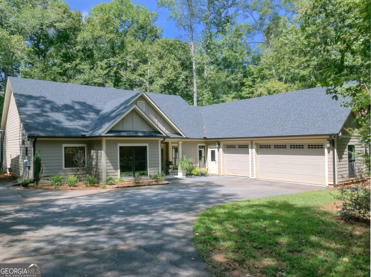 140 Michael Court Property Photo 1