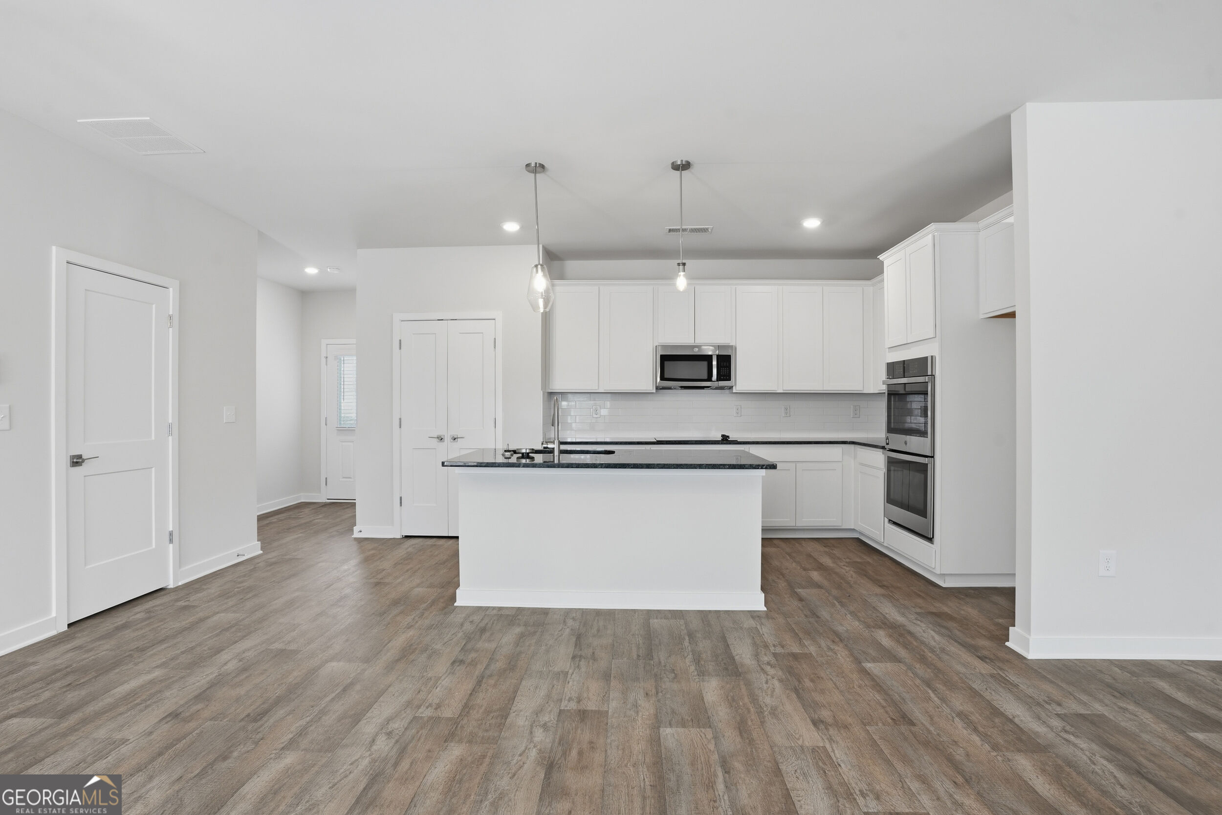 302 Glenhaven Drive Property Photo 2
