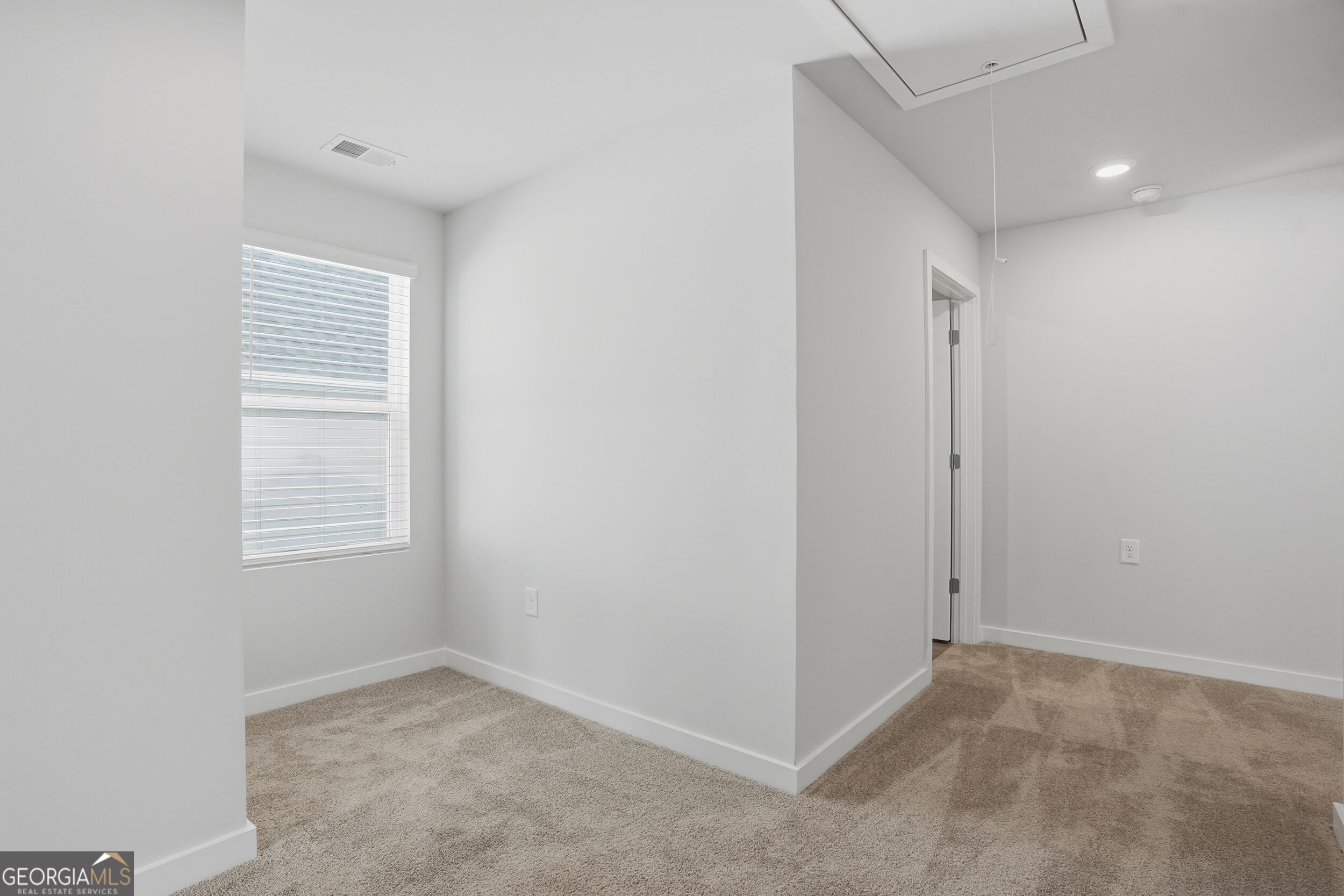302 Glenhaven Drive Property Photo 7
