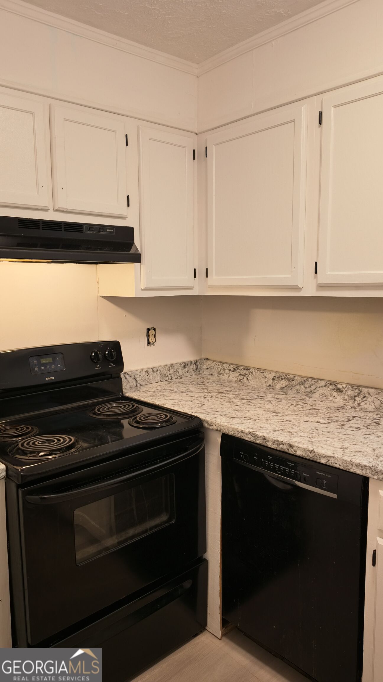 5475 Park Place S Property Photo 4