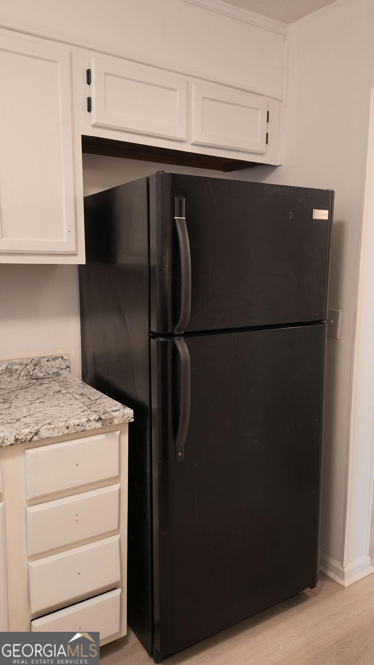 5475 Park Place S Property Photo 5