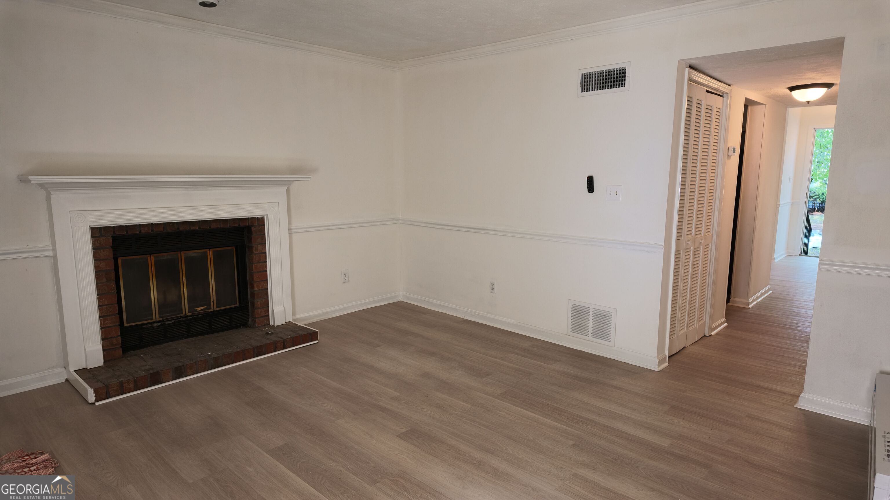 5475 Park Place S Property Photo 7