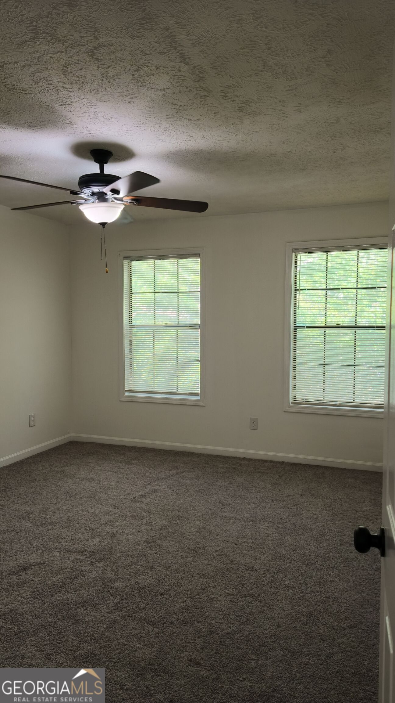 5475 Park Place S Property Photo 9