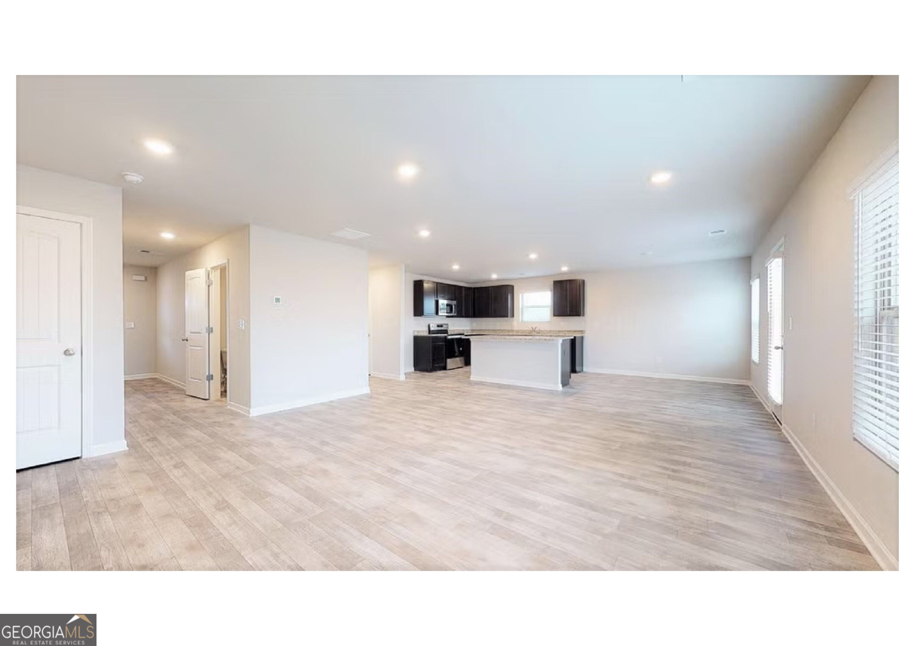 502 Headwater Court Property Photo 4