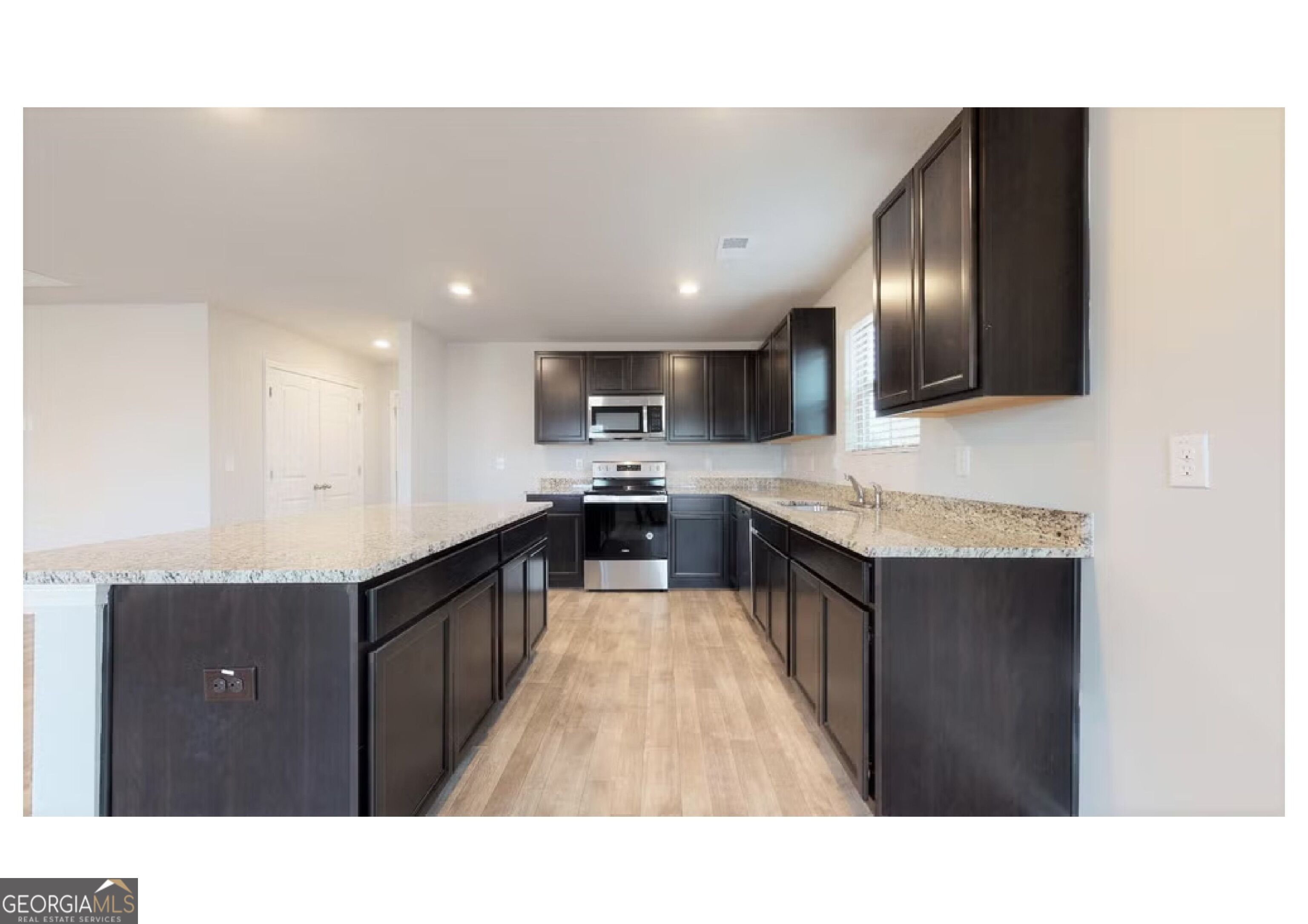 502 Headwater Court Property Photo 16