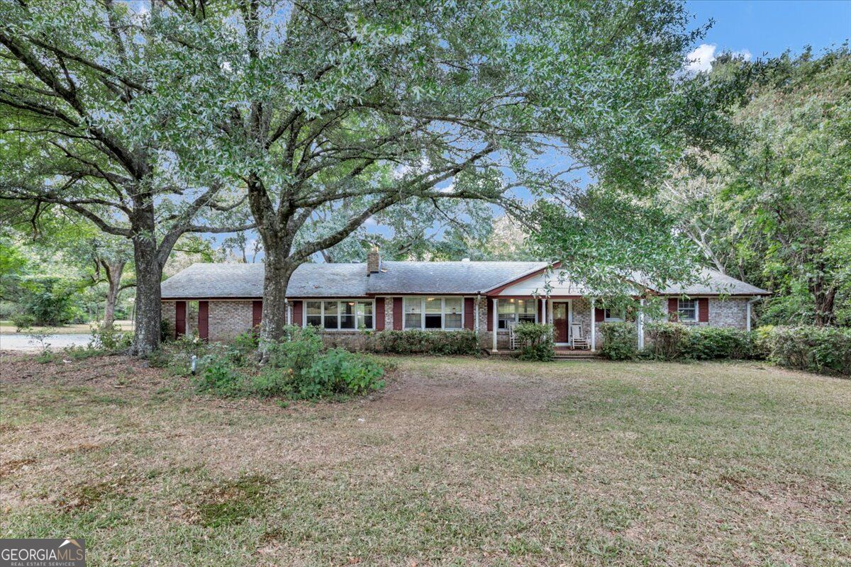 2380 Keys Ferry Road Property Photo 1