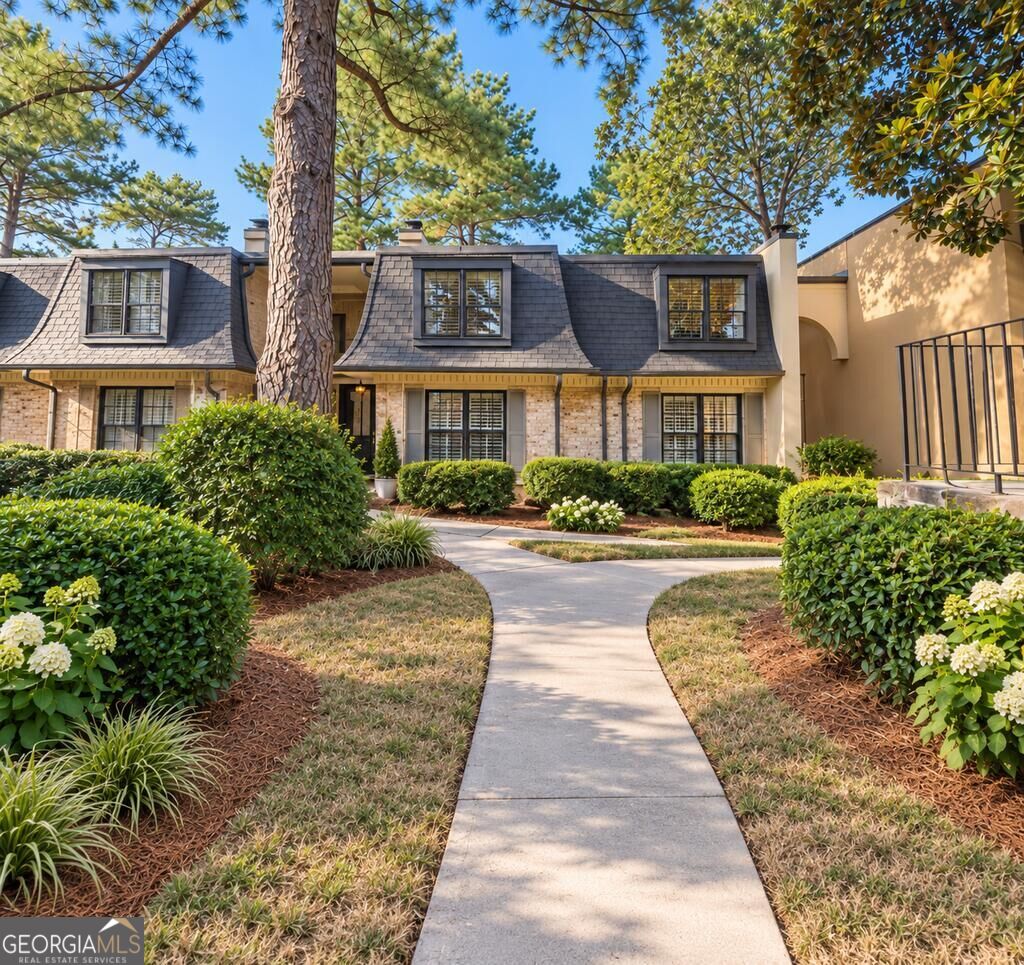 8 Cantey Place NW Property Photo 1