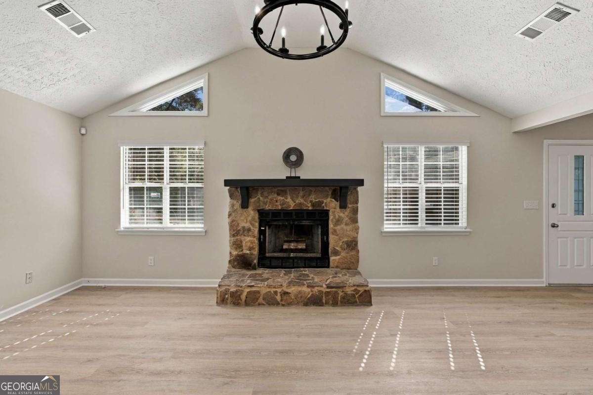 3900 Maple Wood Trail Property Photo 8