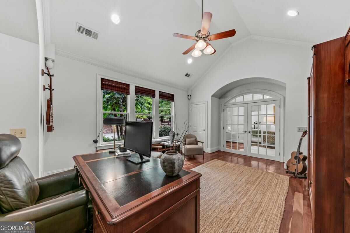 1041 Ruths Way Property Photo 14