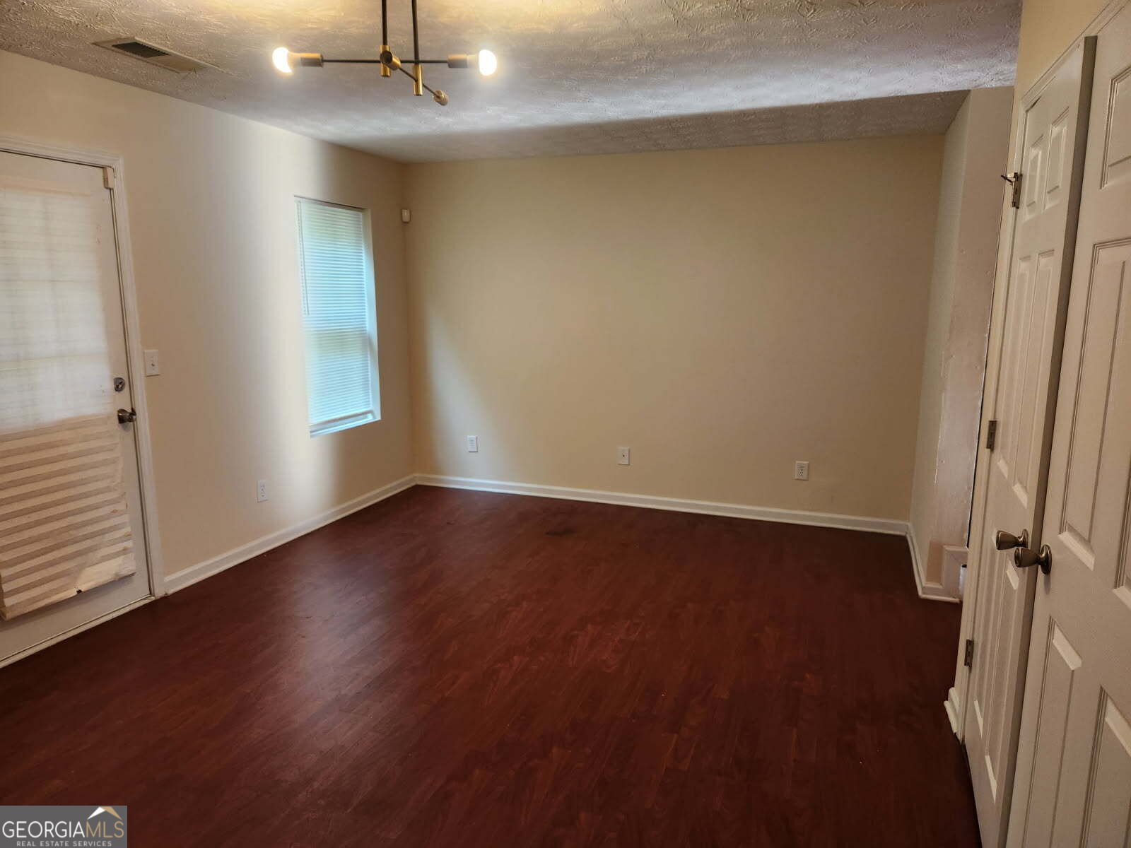 1736 Redan E Property Photo 4