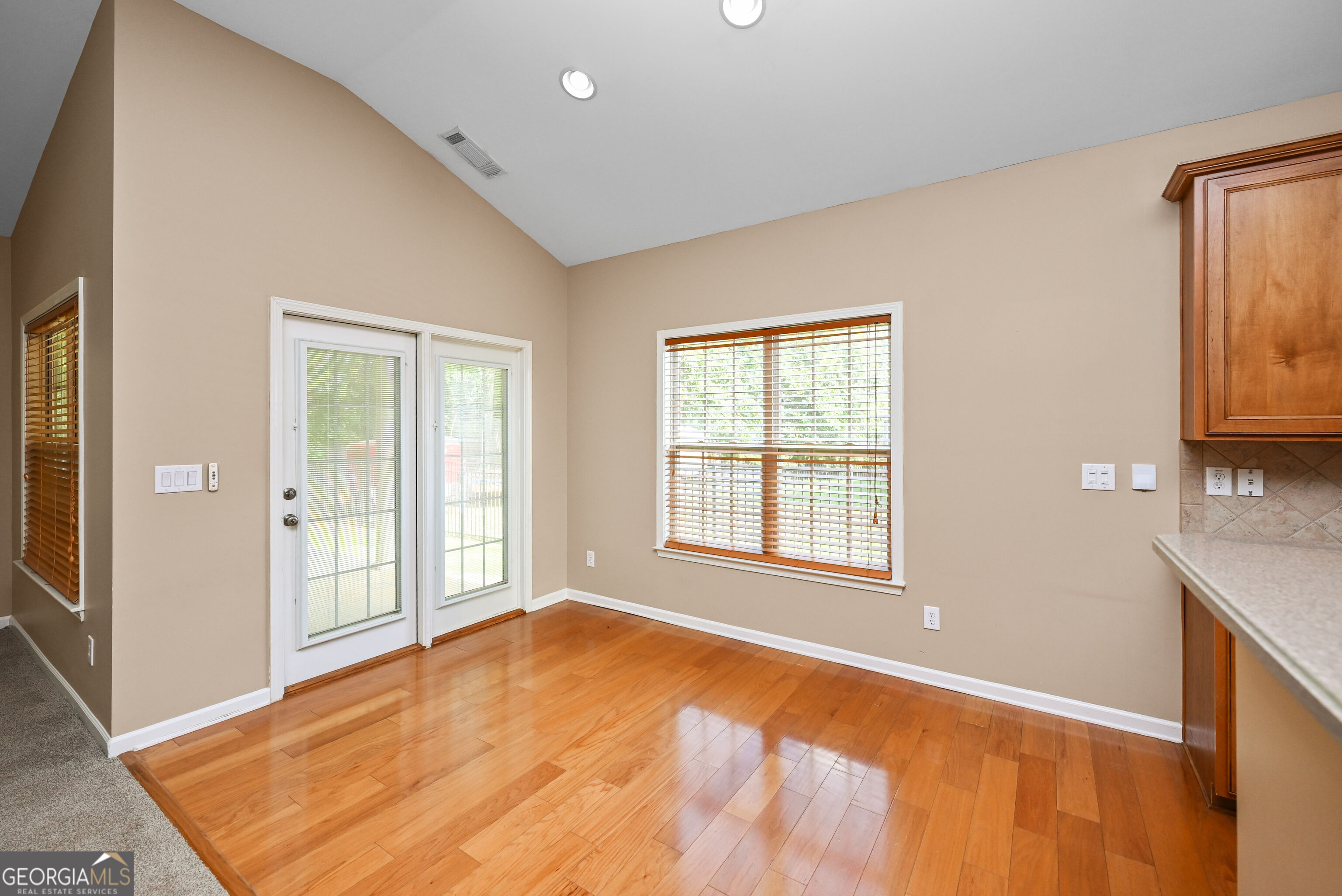 317 Granite Way Property Photo 14