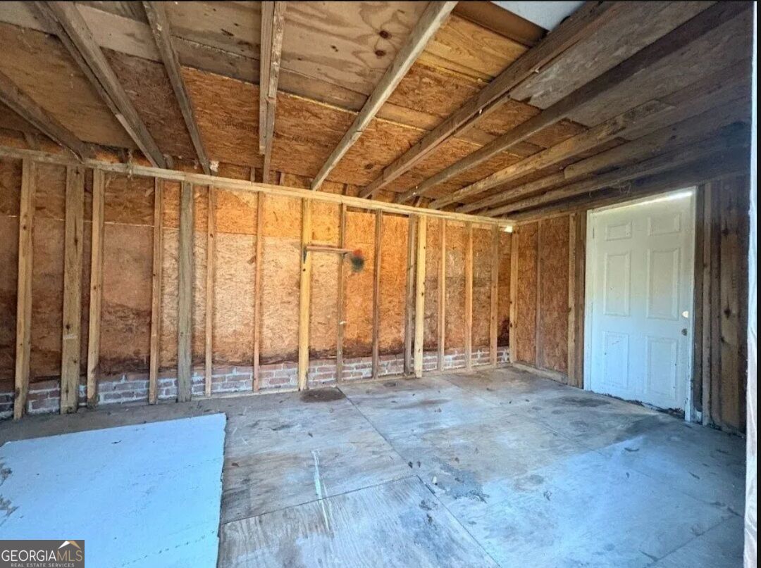 17 Collins Road Property Photo 7