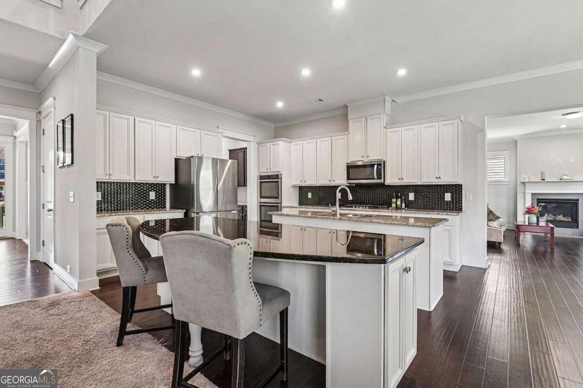 606 Taymack W Property Photo 2