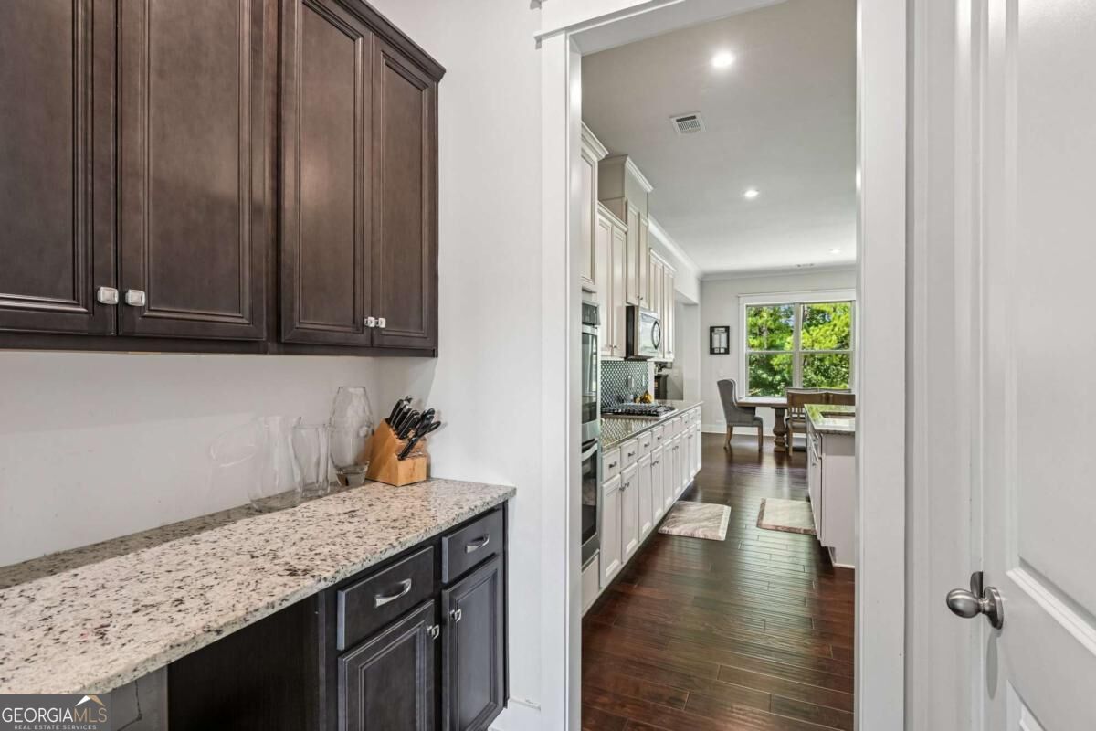 606 Taymack W Property Photo 18