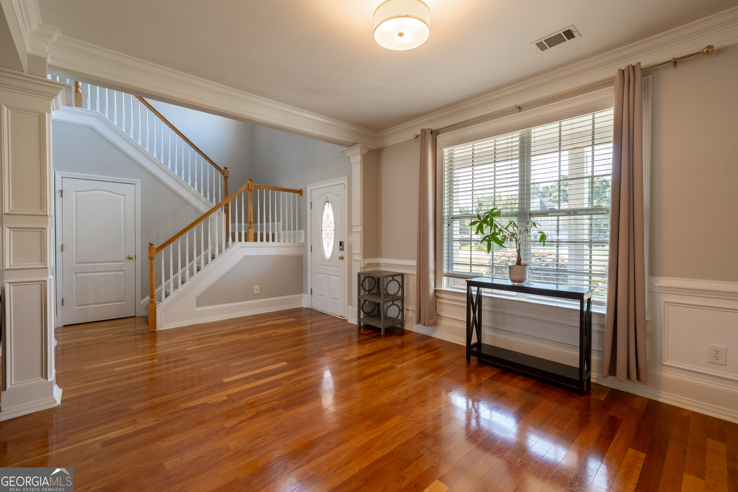1544 Rolling Meadows Drive Property Photo 8