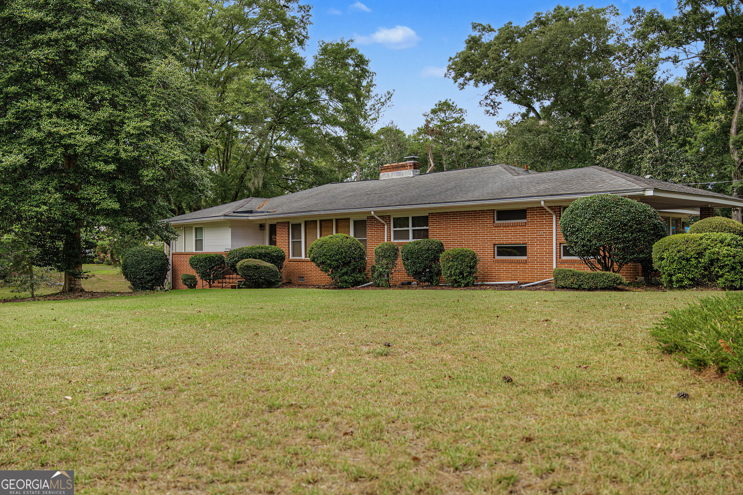 531 Brookdale Drive Property Photo 2