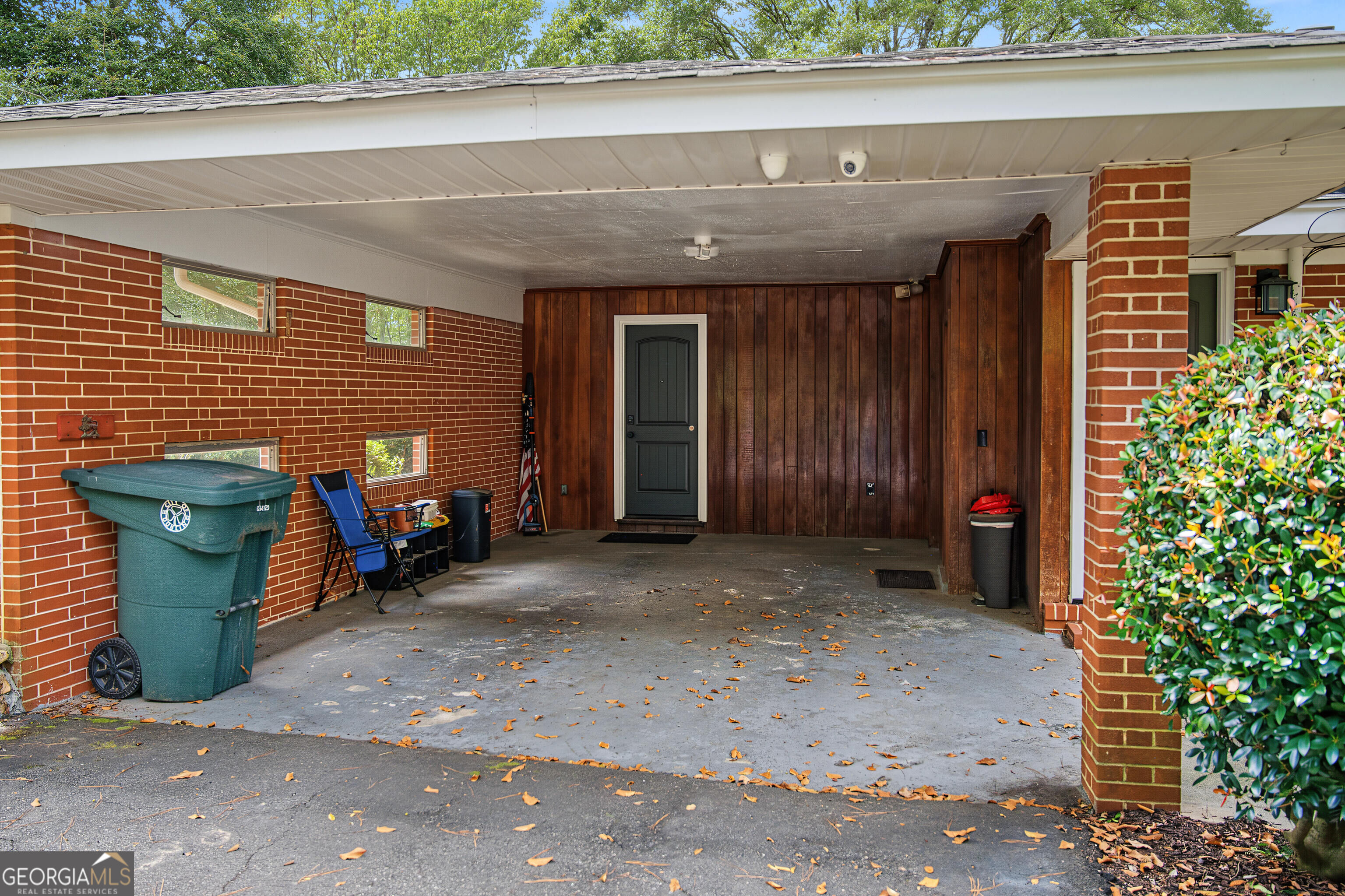 531 Brookdale Drive Property Photo 3