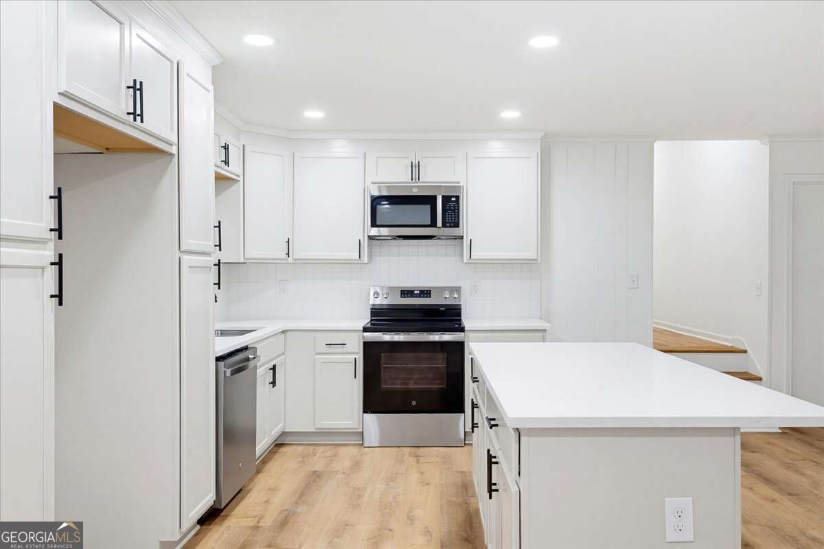 784 Hardy Way Property Photo 12