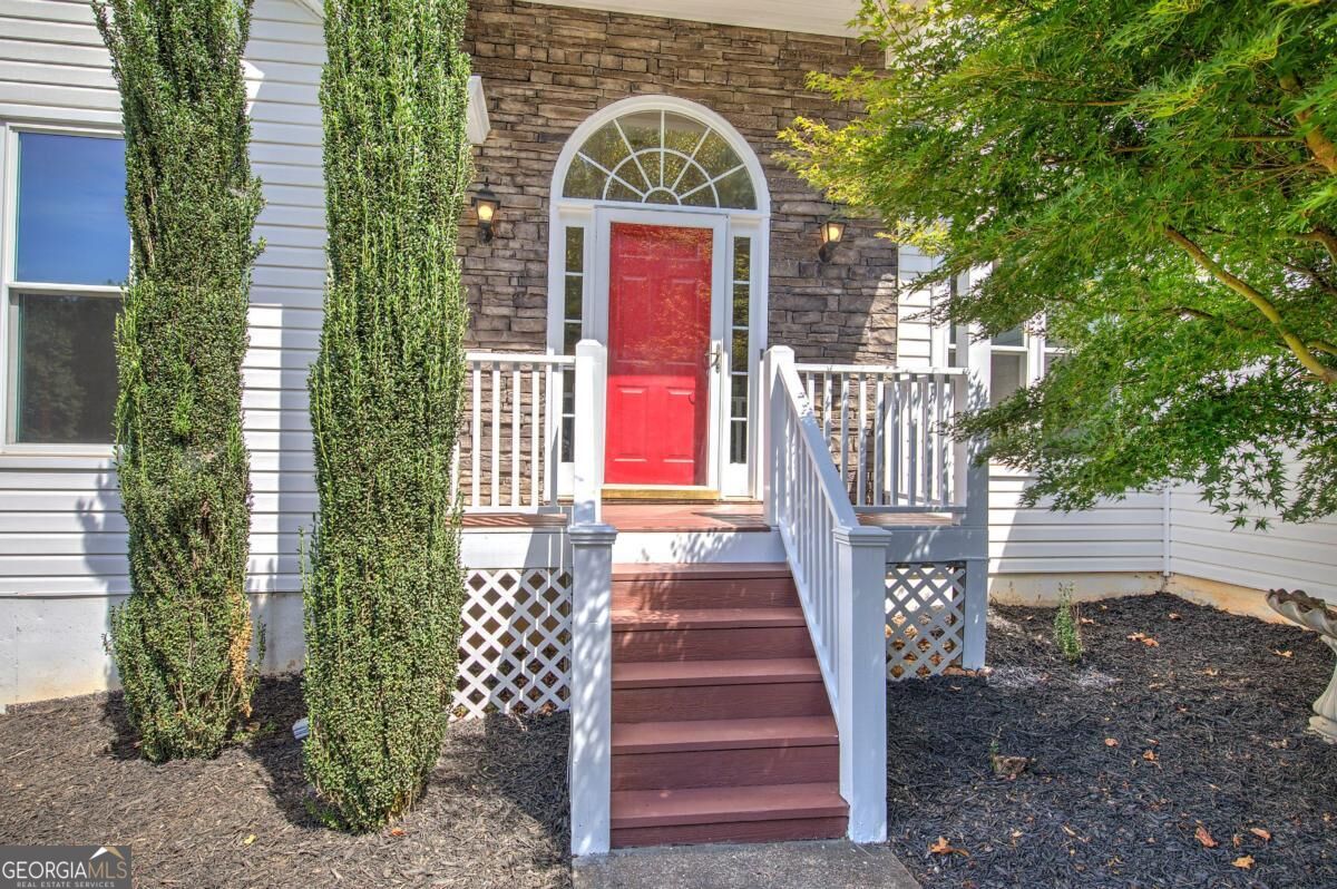 1082 Fieldstone Drive Property Photo 4