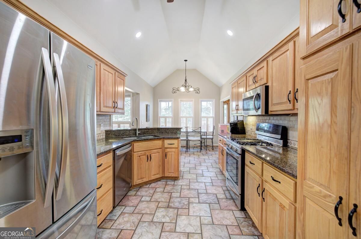 1082 Fieldstone Drive Property Photo 19