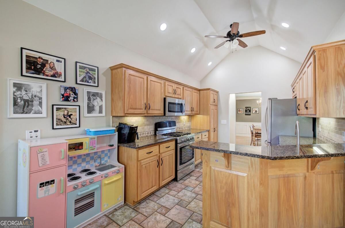 1082 Fieldstone Drive Property Photo 22