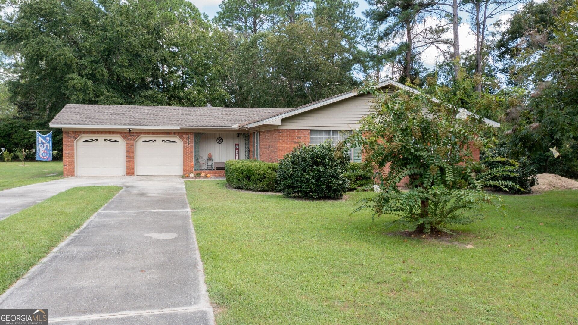 2300 Walnut Lane Property Photo 1