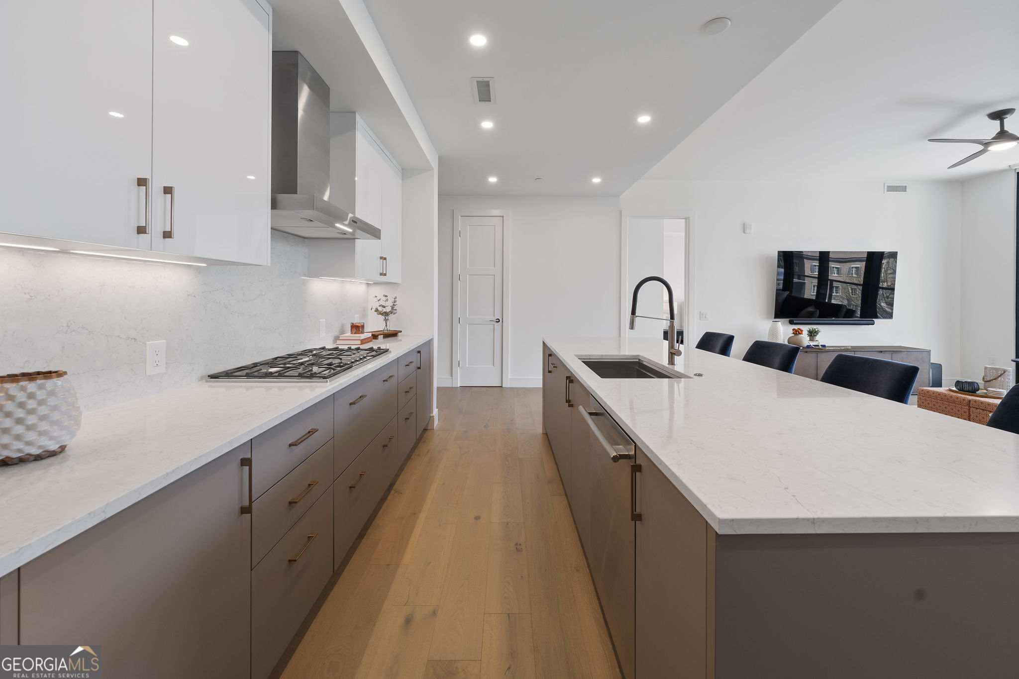 2425 Peachtree Road Ne # 511 Property Photo 8