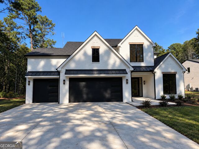 125 Manger Avenue W Property Photo 1