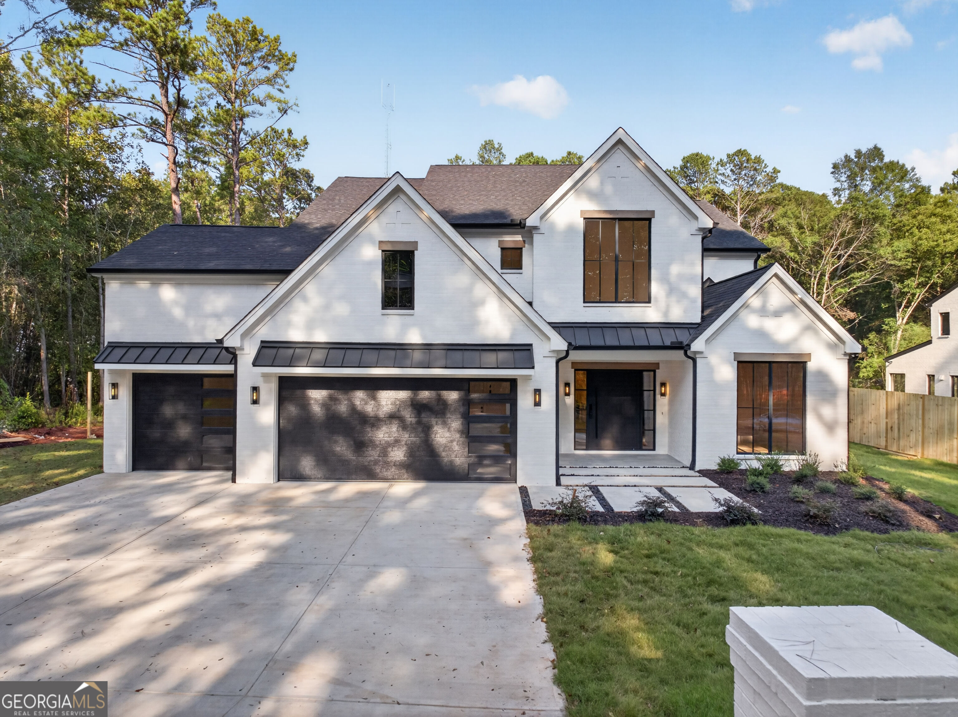 125 Manger Avenue W Property Photo 1