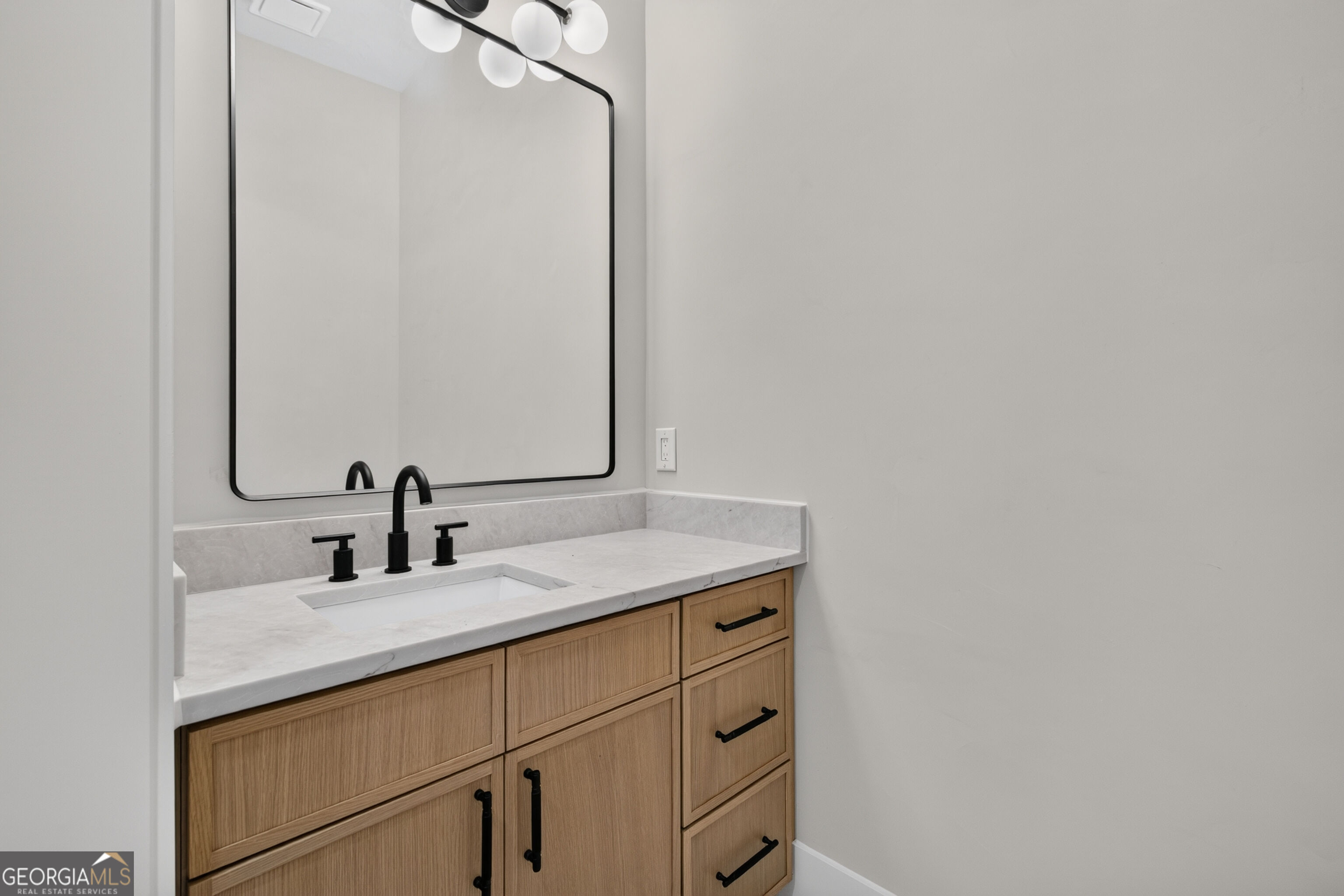 125 Manger Avenue W Property Photo 32