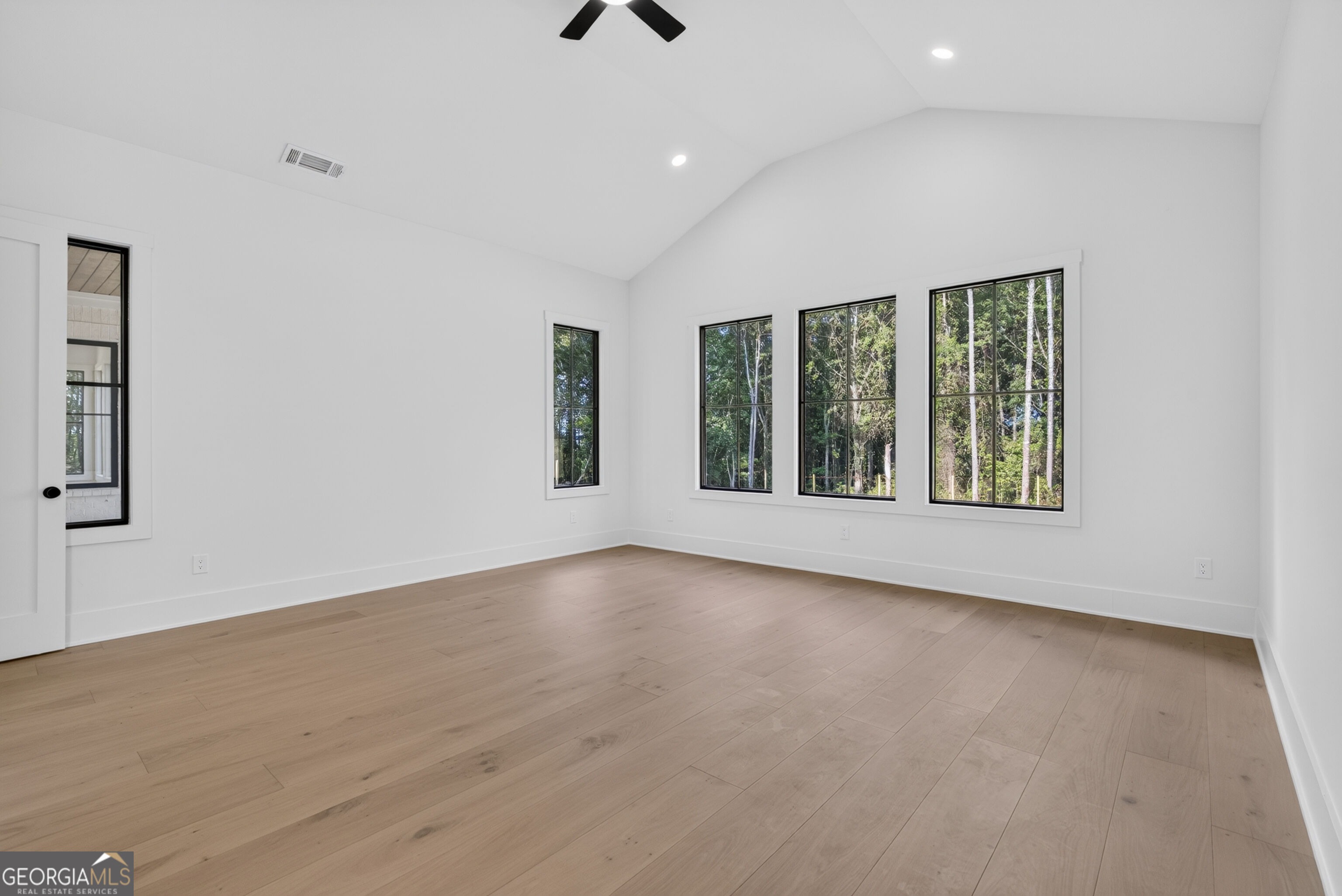 125 Manger Avenue W Property Photo 34