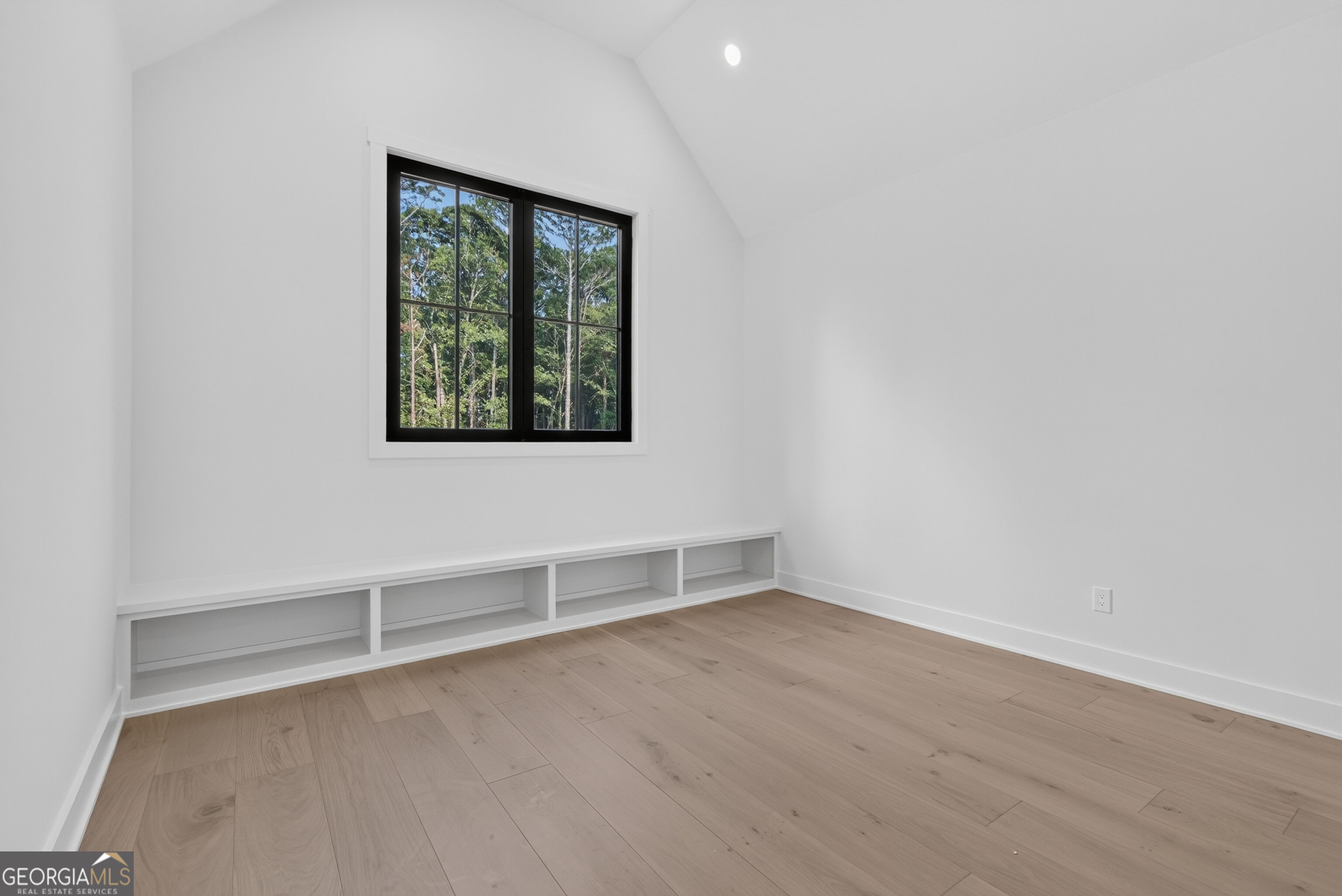 125 Manger Avenue W Property Photo 44