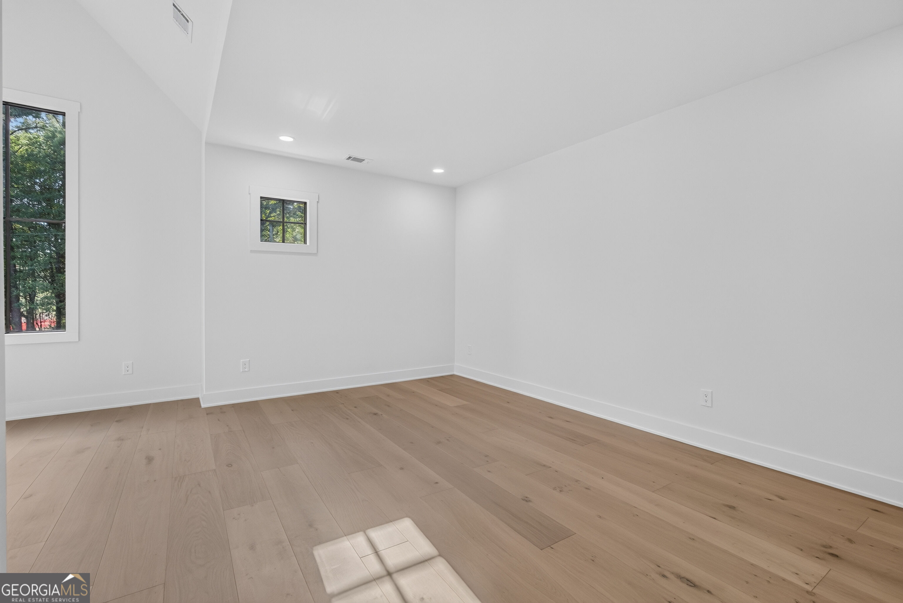 125 Manger Avenue W Property Photo 50
