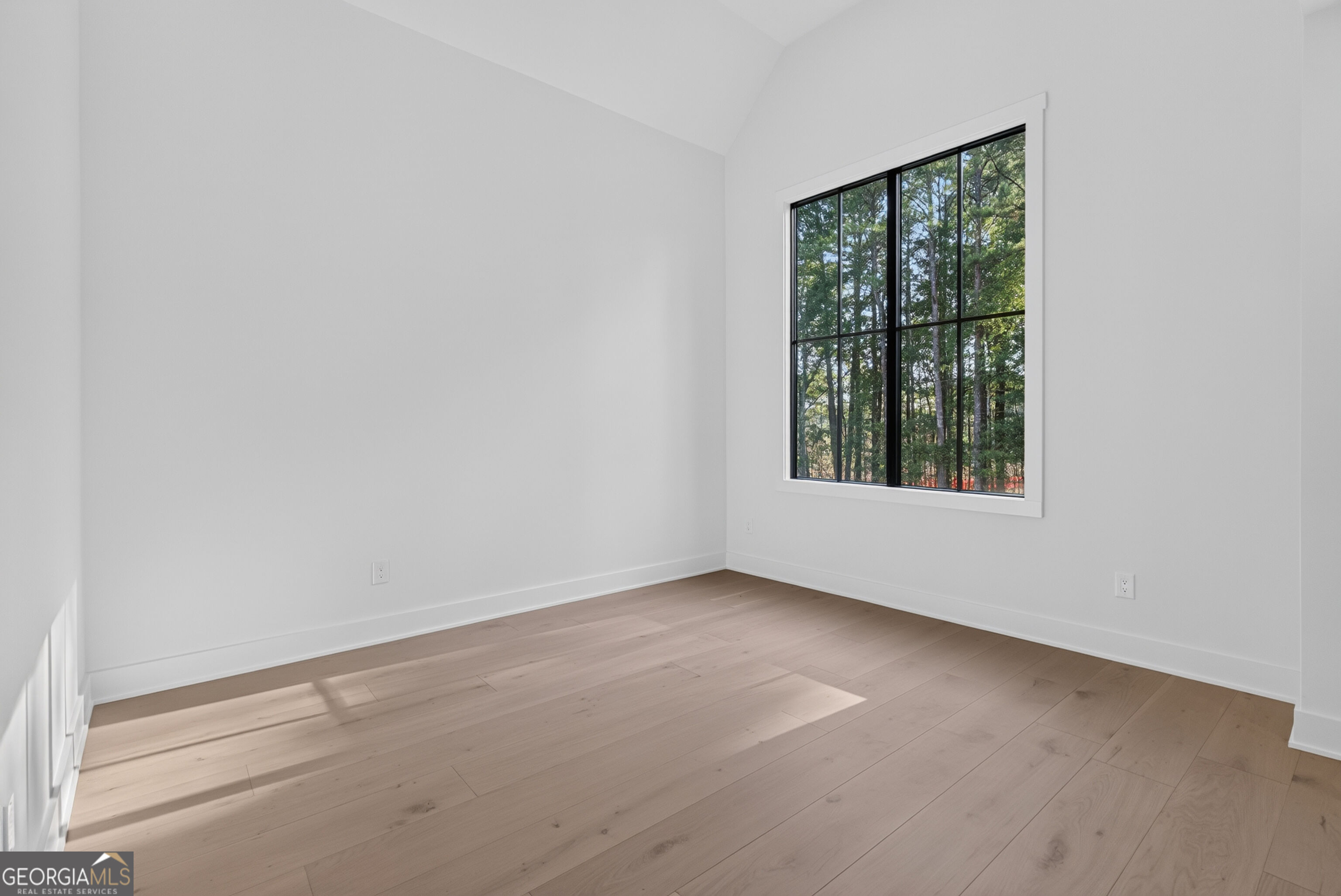 125 Manger Avenue W Property Photo 52