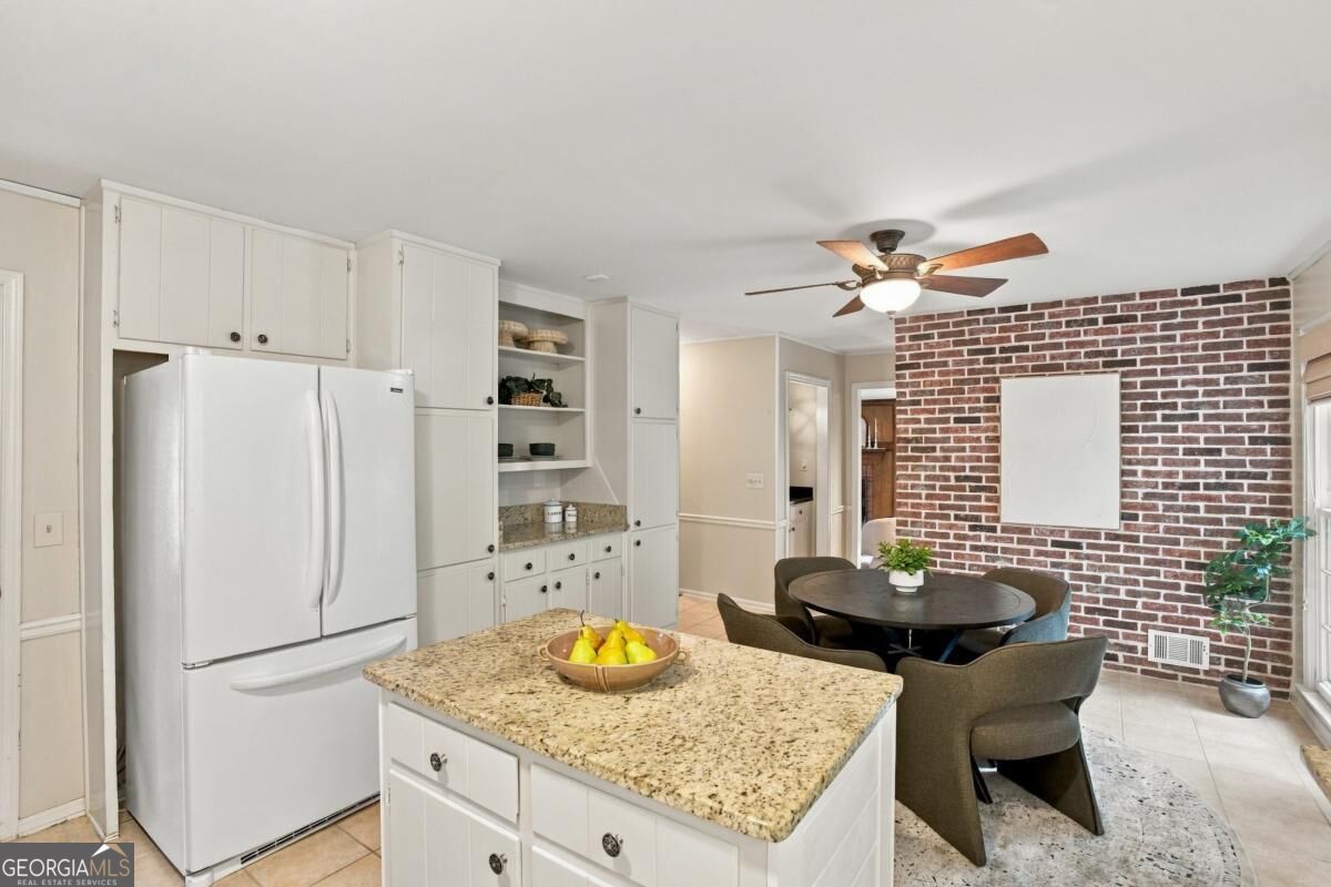 4086 Howell Ferry Road Property Photo 16