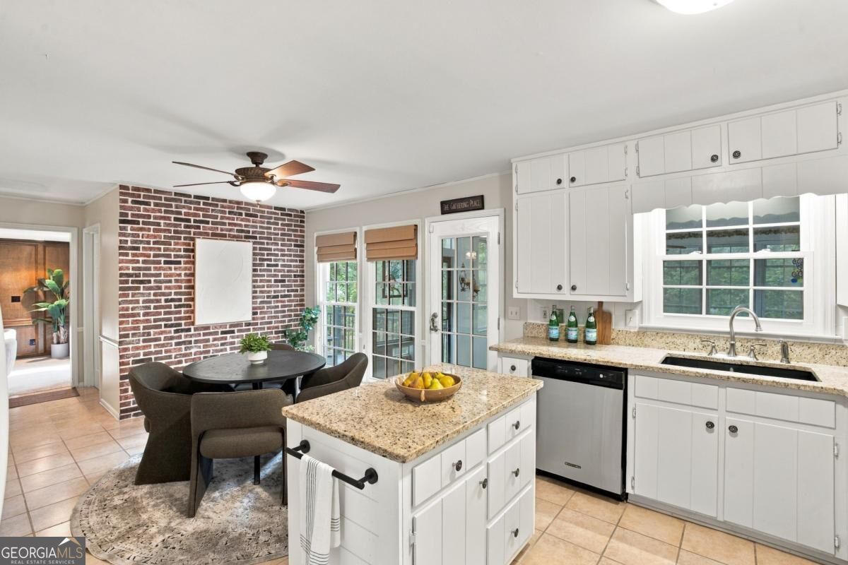 4086 Howell Ferry Road Property Photo 23