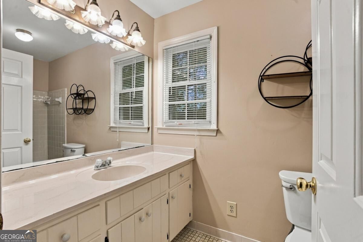4086 Howell Ferry Road Property Photo 45