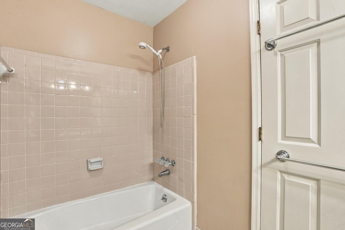 4086 Howell Ferry Road Property Photo 46