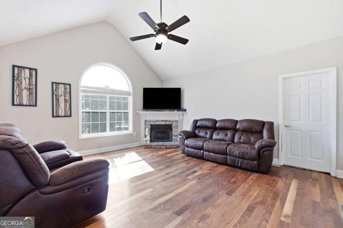 104 Twin Oaks Drive Property Photo 8
